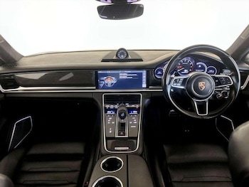 Used Porsche Panamera 2017 for sale - 76826029: Photo