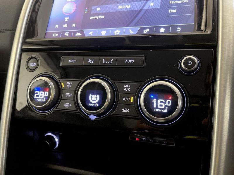 Used Land Rover Discovery 2017 for sale - 76545301: Photo 27