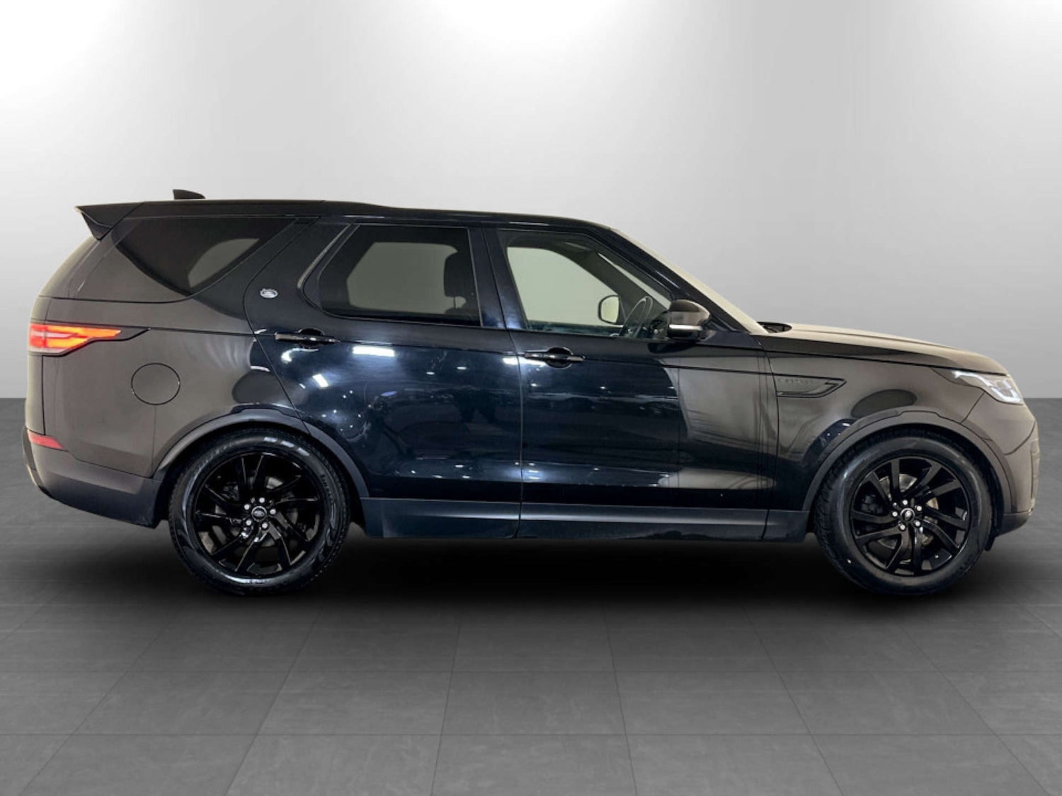 Used Land Rover Discovery 2018 for sale - 77184938: Photo 11