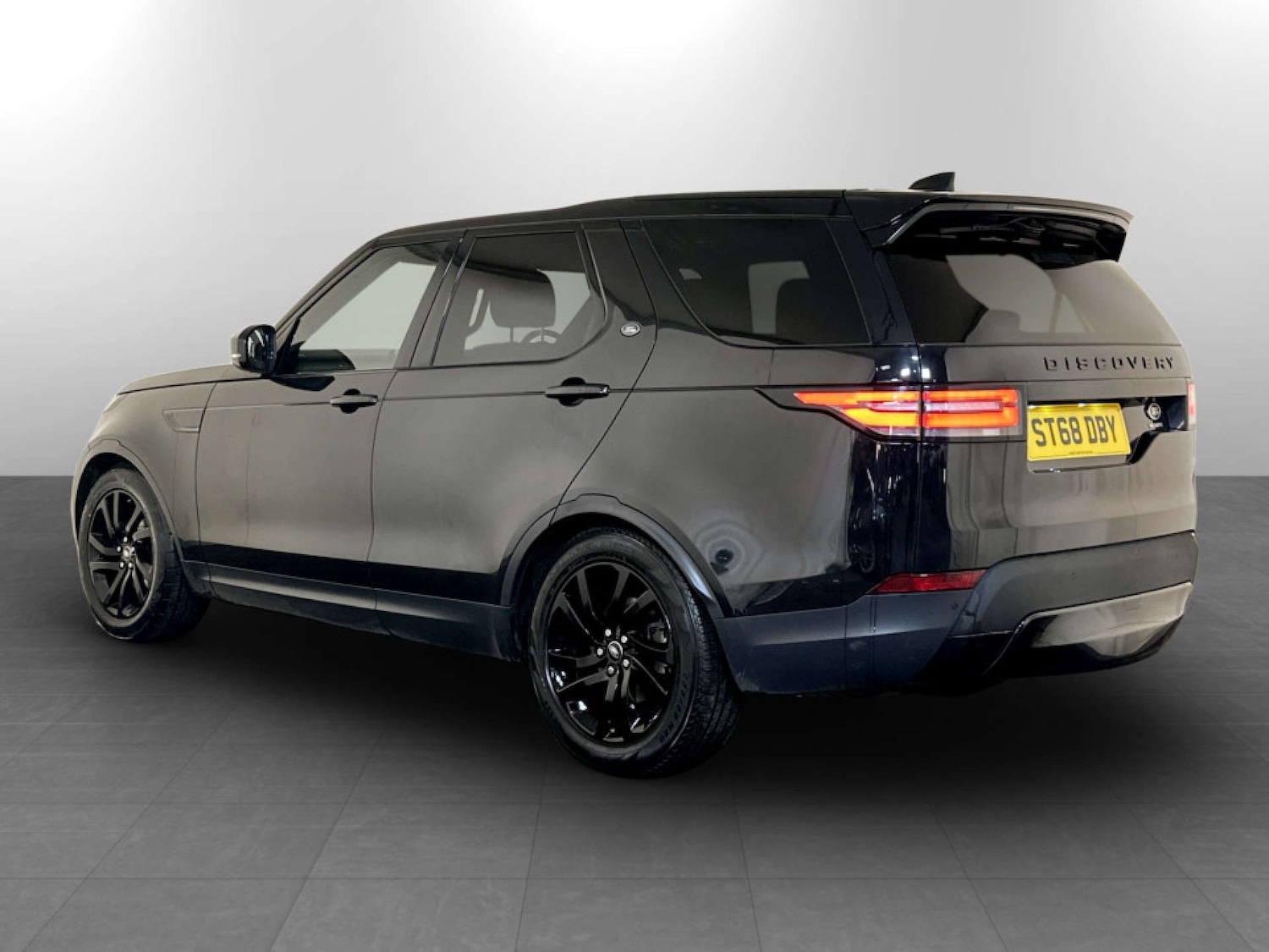 Used Land Rover Discovery 2018 for sale - 77184938: Photo 8