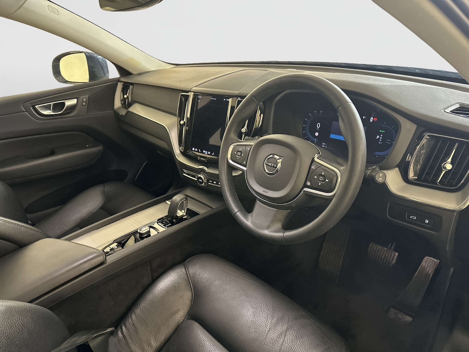 Used Volvo XC60 2023 for sale - 77880483: Photo 17