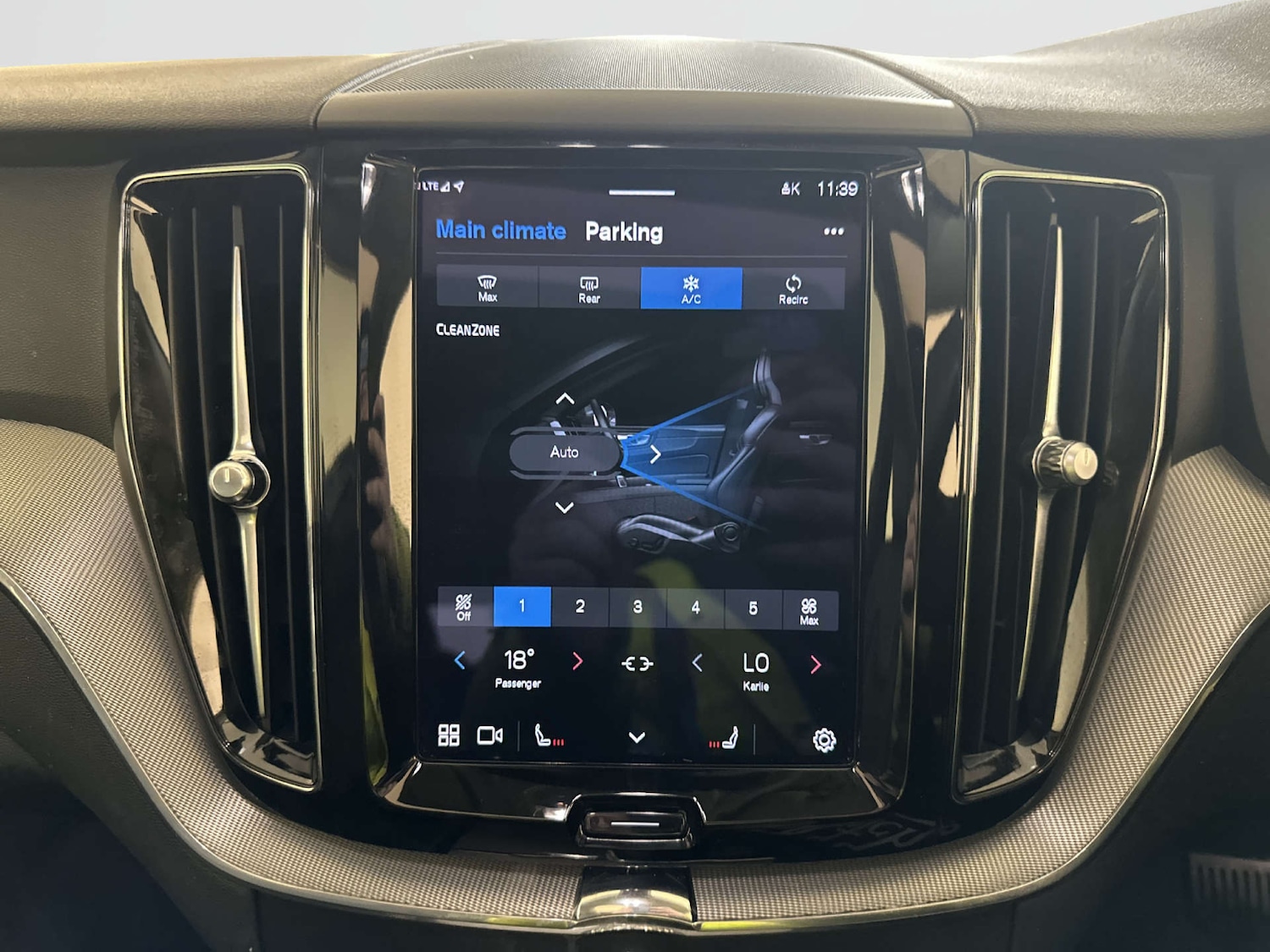 Used Volvo XC60 2023 for sale - 77880483: Photo 23