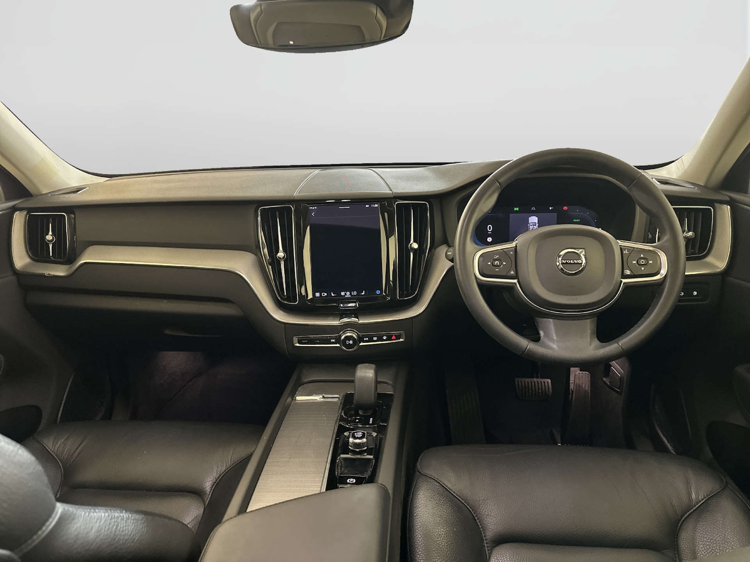 Used Volvo XC60 2023 for sale - 77880483: Photo 3