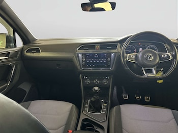Used Volkswagen Tiguan 2018 for sale - 78726400: Photo