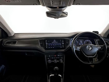 Used Volkswagen T-Roc 2019 for sale - 76038082: Photo