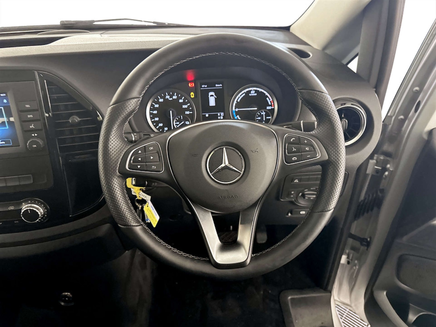 Used Mercedes-Benz Vito 2023 for sale - 77185177: Photo 16