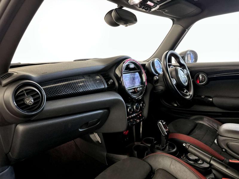 Used MINI Hatch 2019 for sale - 76968522: Photo 12