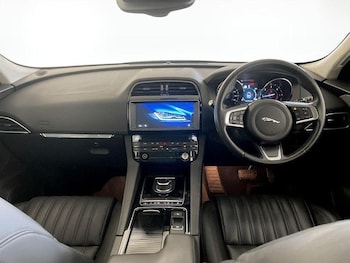 Used Jaguar F-Pace 2020 for sale - 75711684: Photo