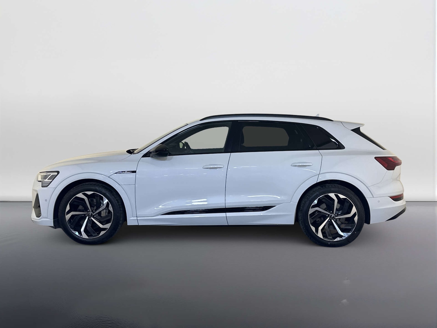 Used Audi e-tron 2022 for sale - 77945448: Photo 7