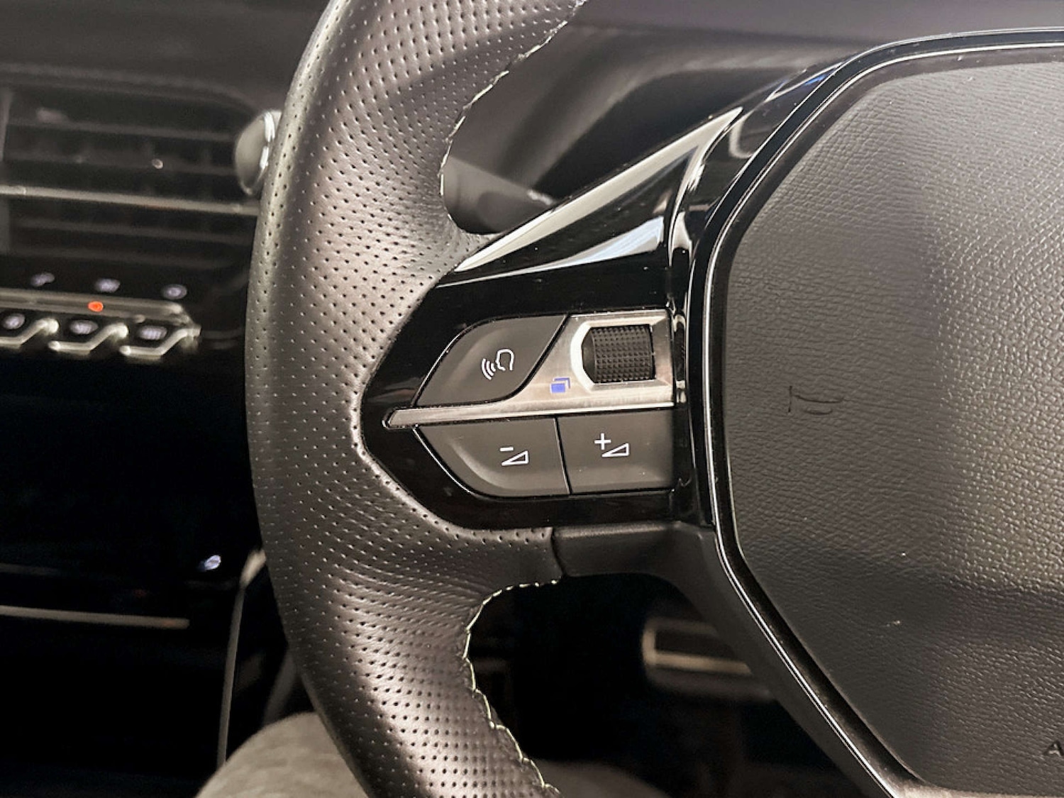 Used Peugeot 2008 2022 for sale - 77329458: Photo 16