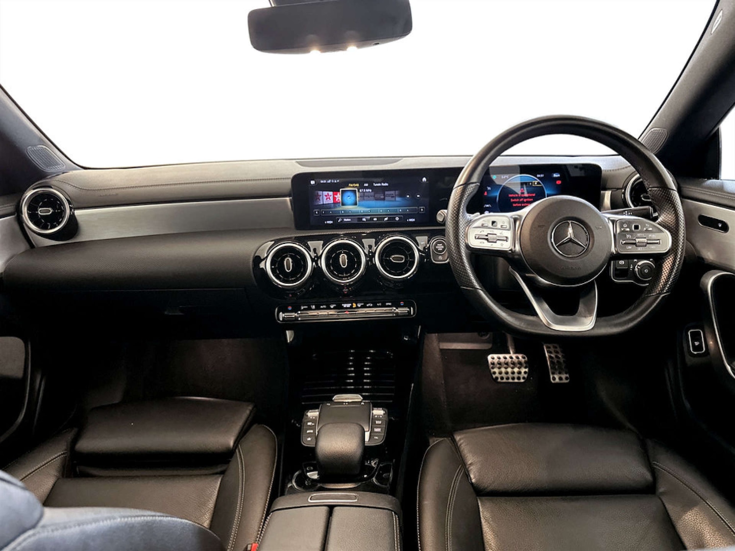 Used Mercedes-Benz CLA 2021 for sale - 77590571: Photo 3