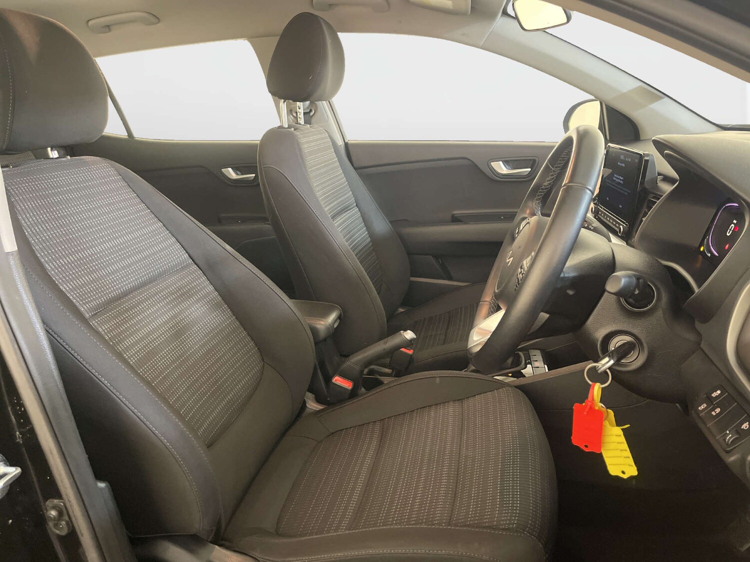 Used Kia Stonic 2025 for sale - 77931945: Photo 13