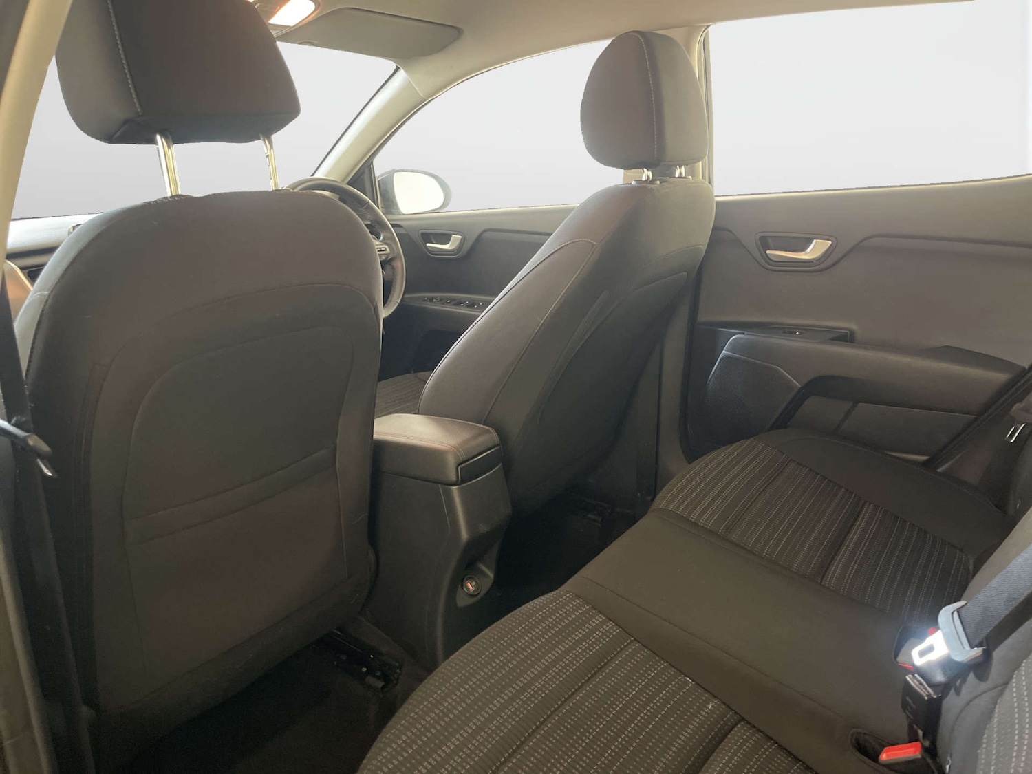 Used Kia Stonic 2025 for sale - 77931945: Photo 14