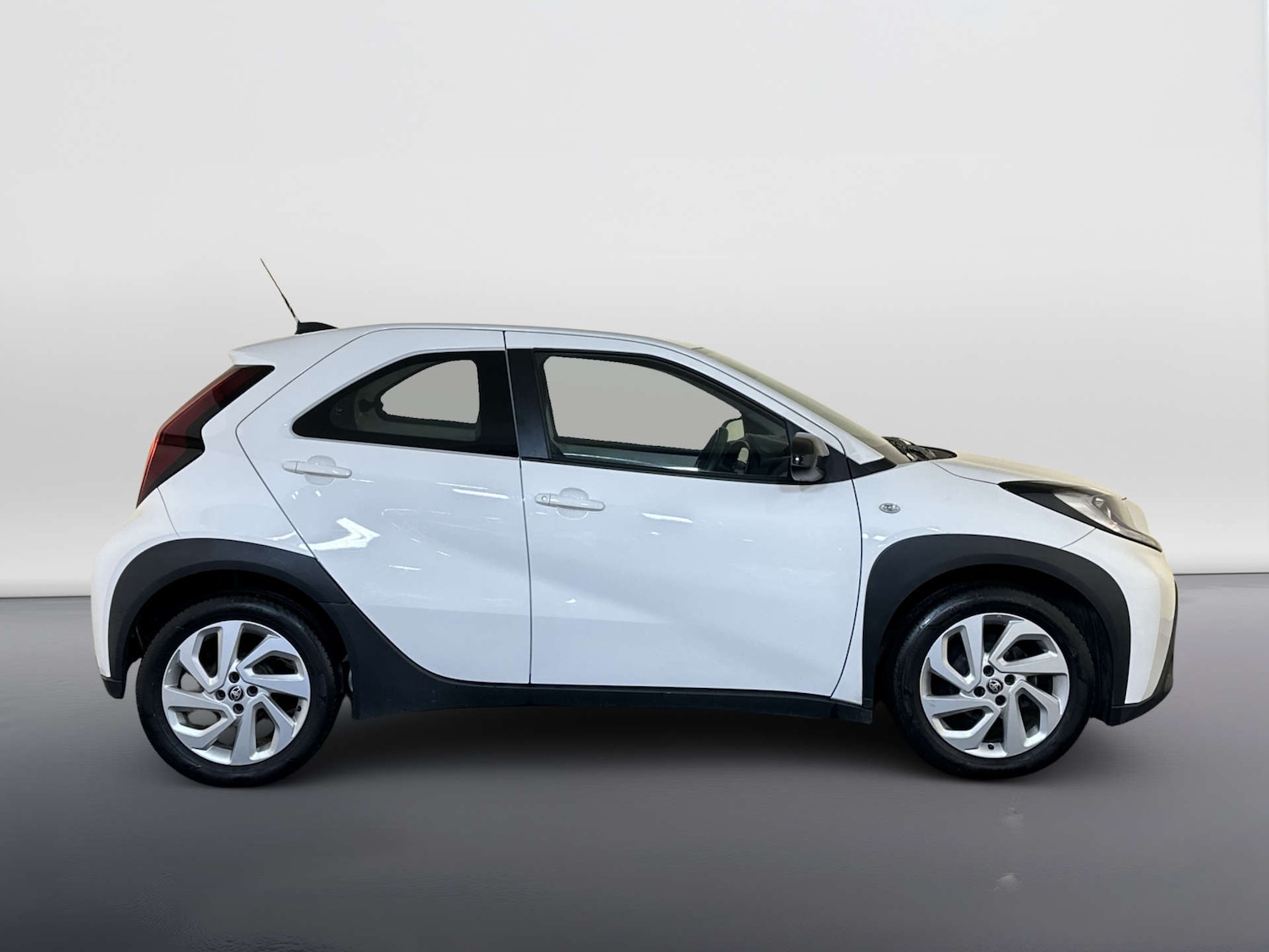 Used Toyota Aygo X 2022 for sale - 77880480: Photo 11