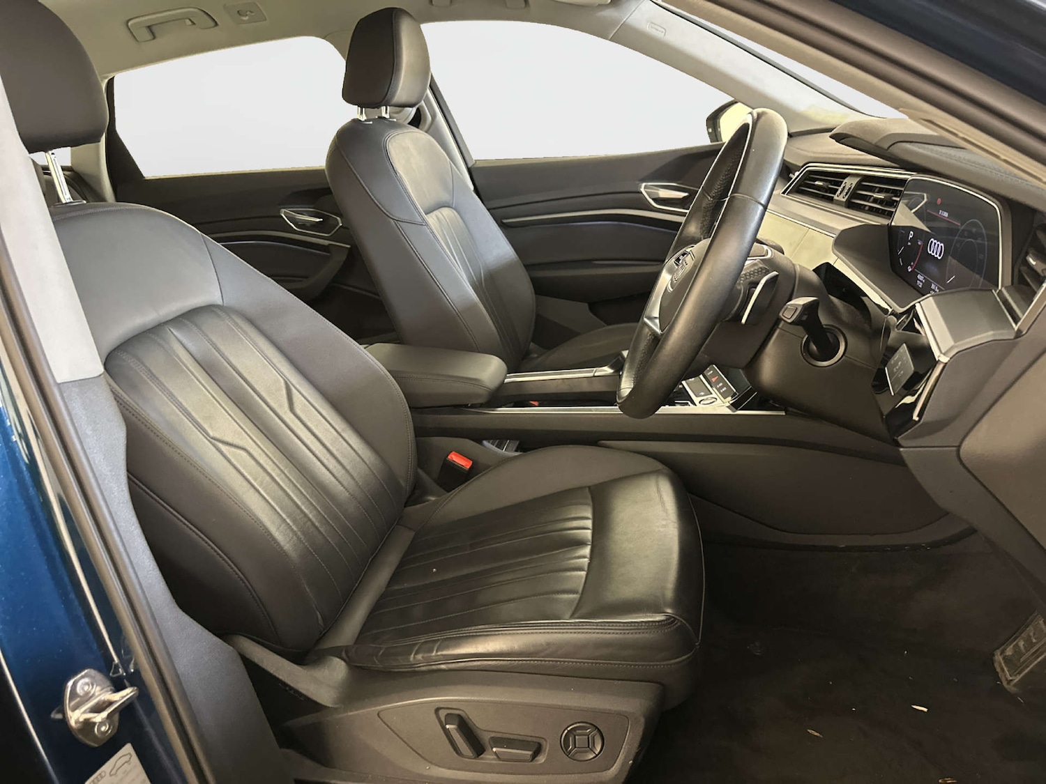 Used Audi e-tron 2021 for sale - 78083386: Photo 13