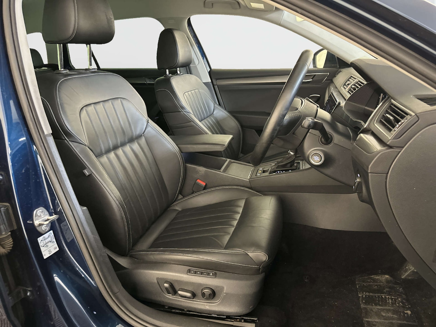 Used Skoda Superb 2022 for sale - 78031039: Photo 13