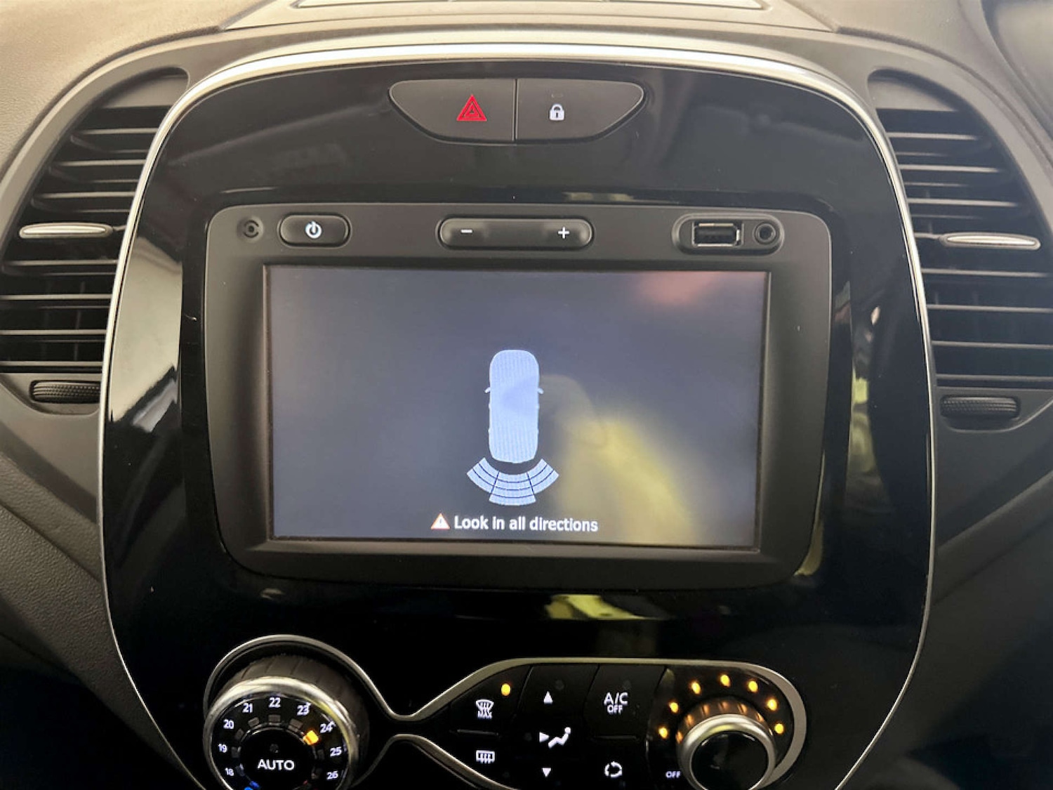 Used Renault Captur 2018 for sale - 77185349: Photo 20