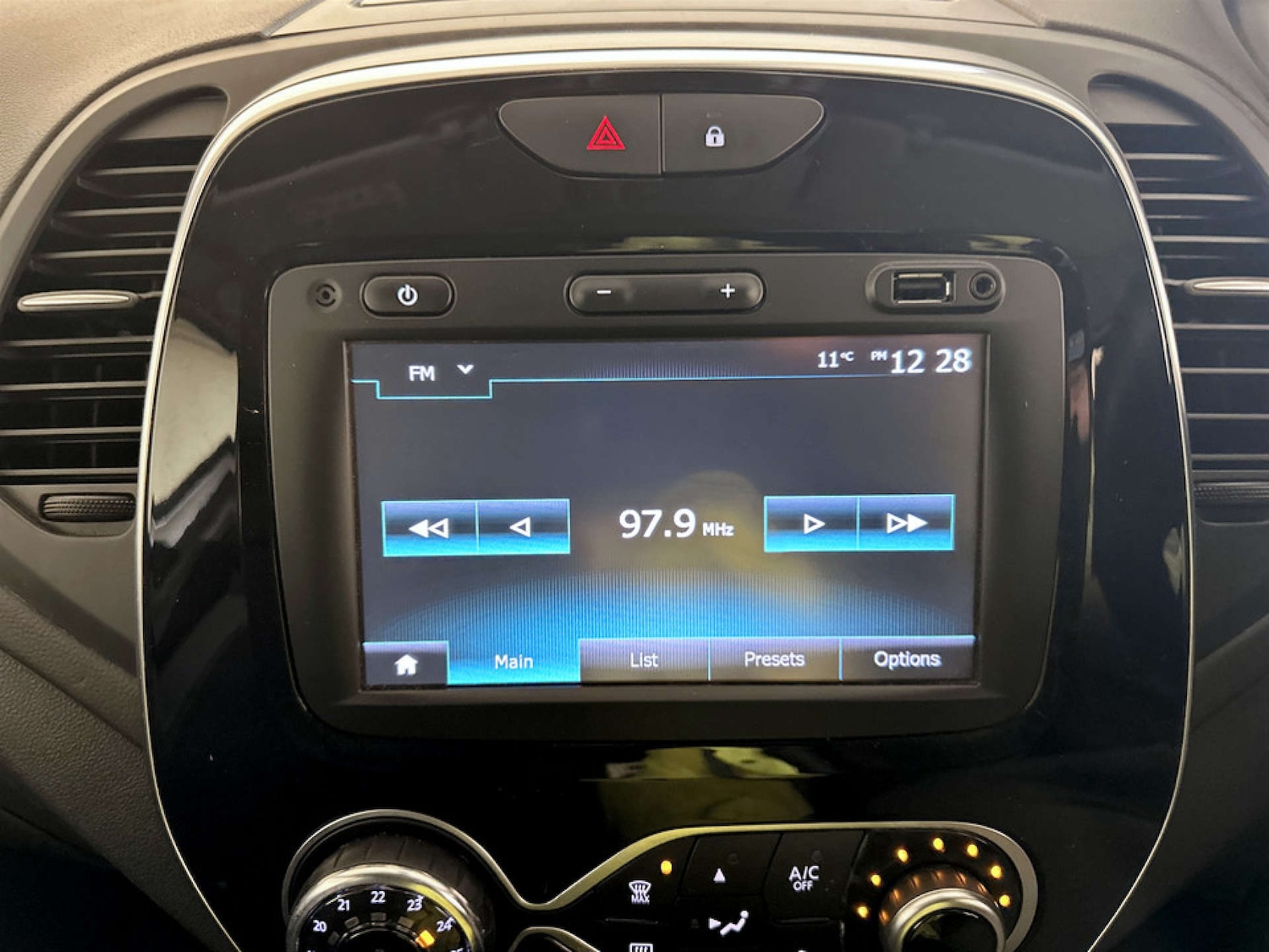 Used Renault Captur 2018 for sale - 77185349: Photo 22