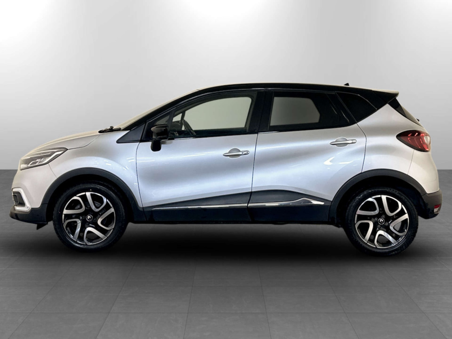 Used Renault Captur 2018 for sale - 77185349: Photo 7