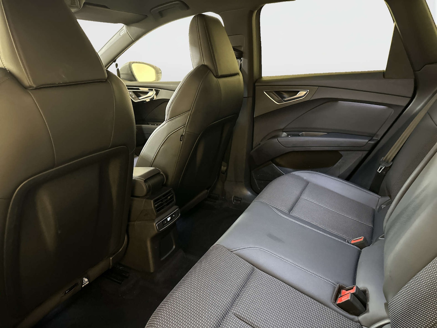 Used Audi Q4 e-tron 2023 for sale - 78083364: Photo 14