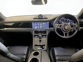 Used Porsche Panamera 2019 for sale - 75881019: Photo