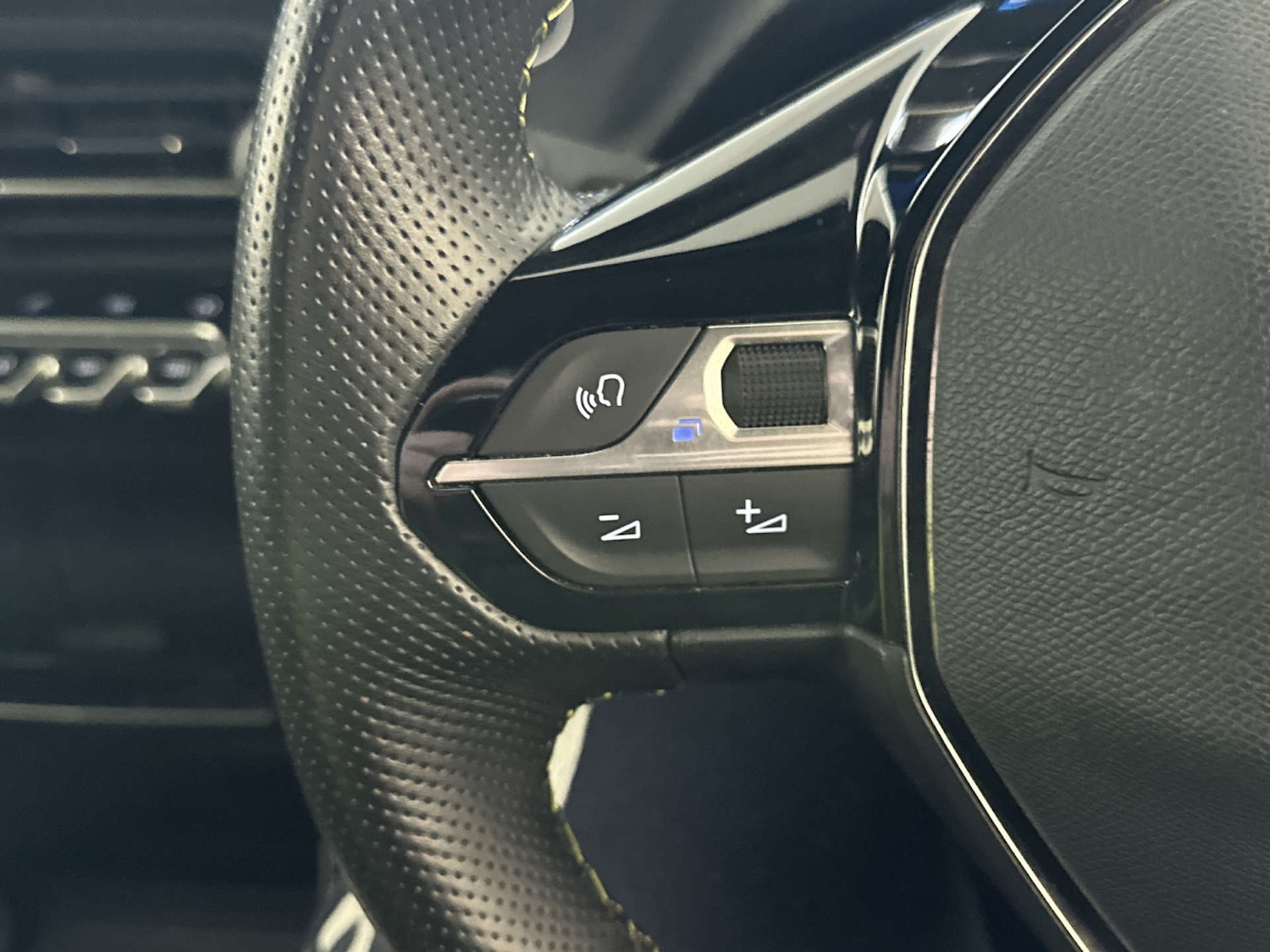 Used Peugeot 2008 2023 for sale - 78030904: Photo 17