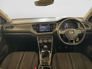 Used Volkswagen T-Roc 2018 for sale - 78016438: Photo