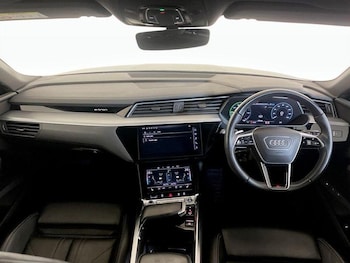Used Audi e-tron 2022 for sale - 76266136: Photo 3