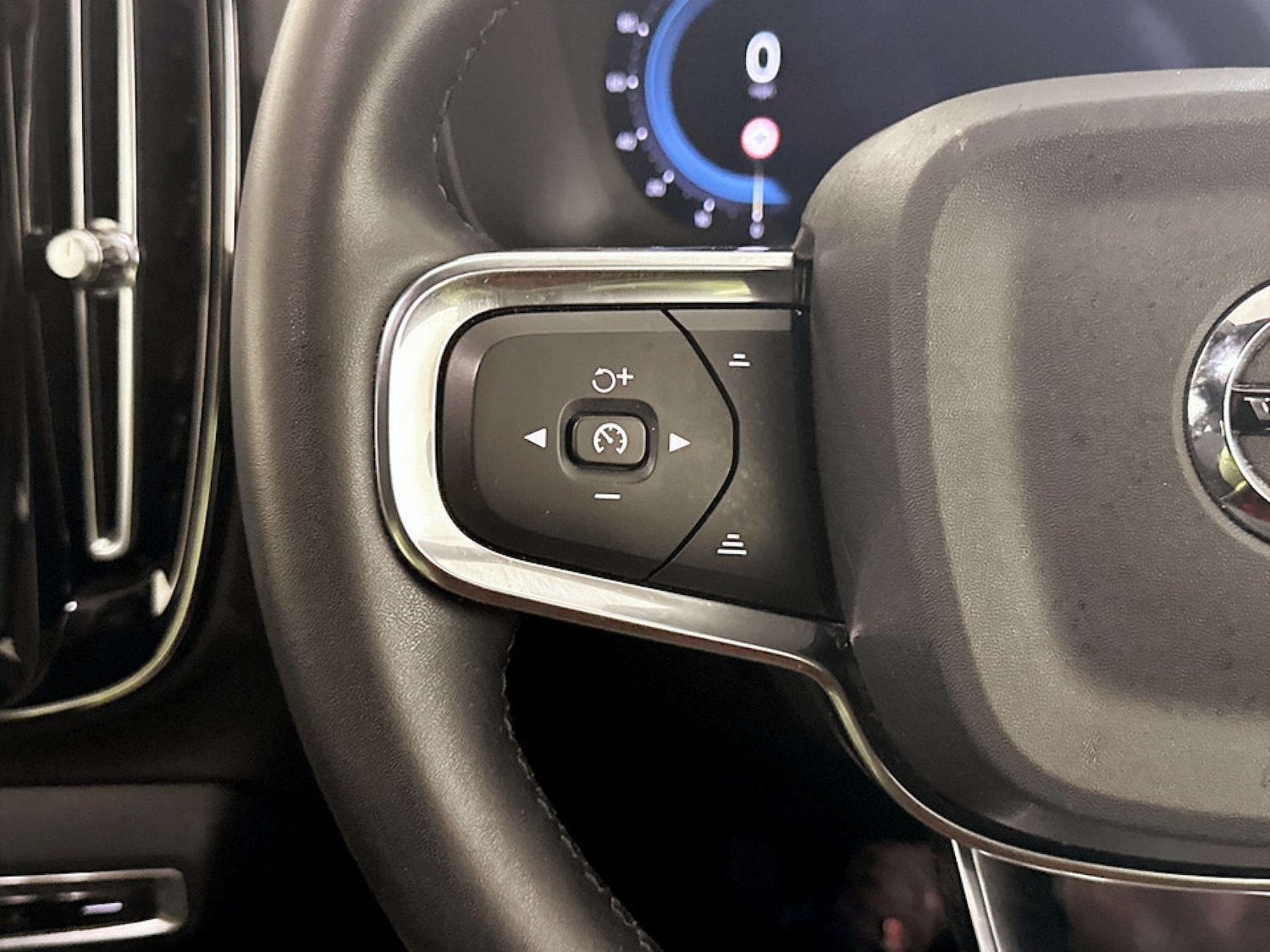 Used Volvo XC40 2022 for sale - 77211821: Photo 17