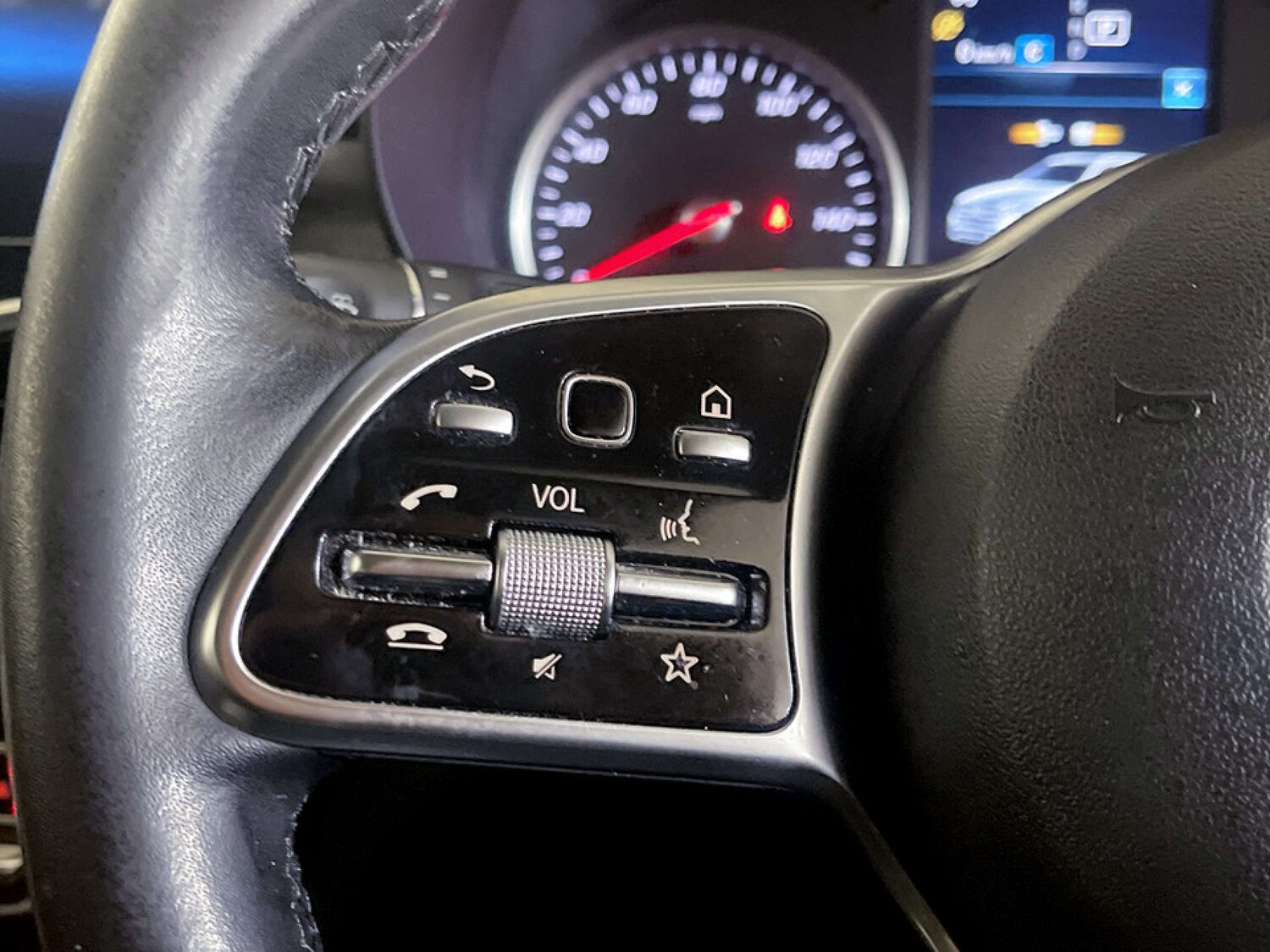 Used Mercedes-Benz GLC 2019 for sale - 77523430: Photo 17