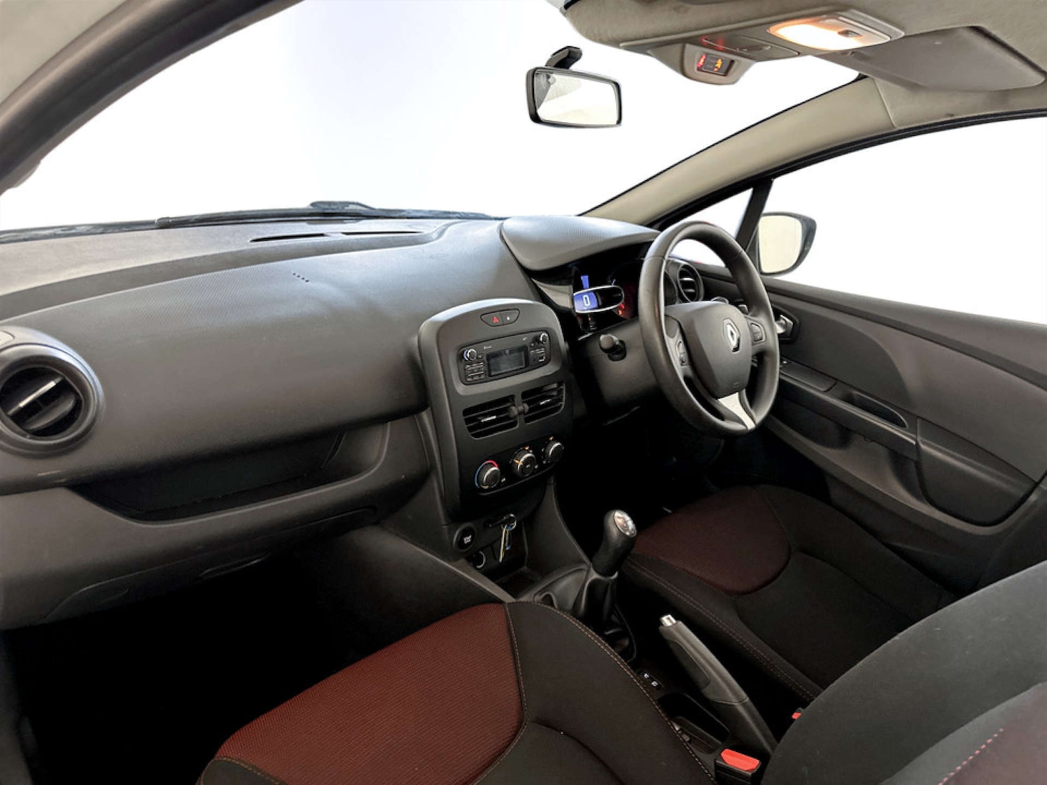 Used Renault Clio 2016 for sale - 77765848: Photo 12