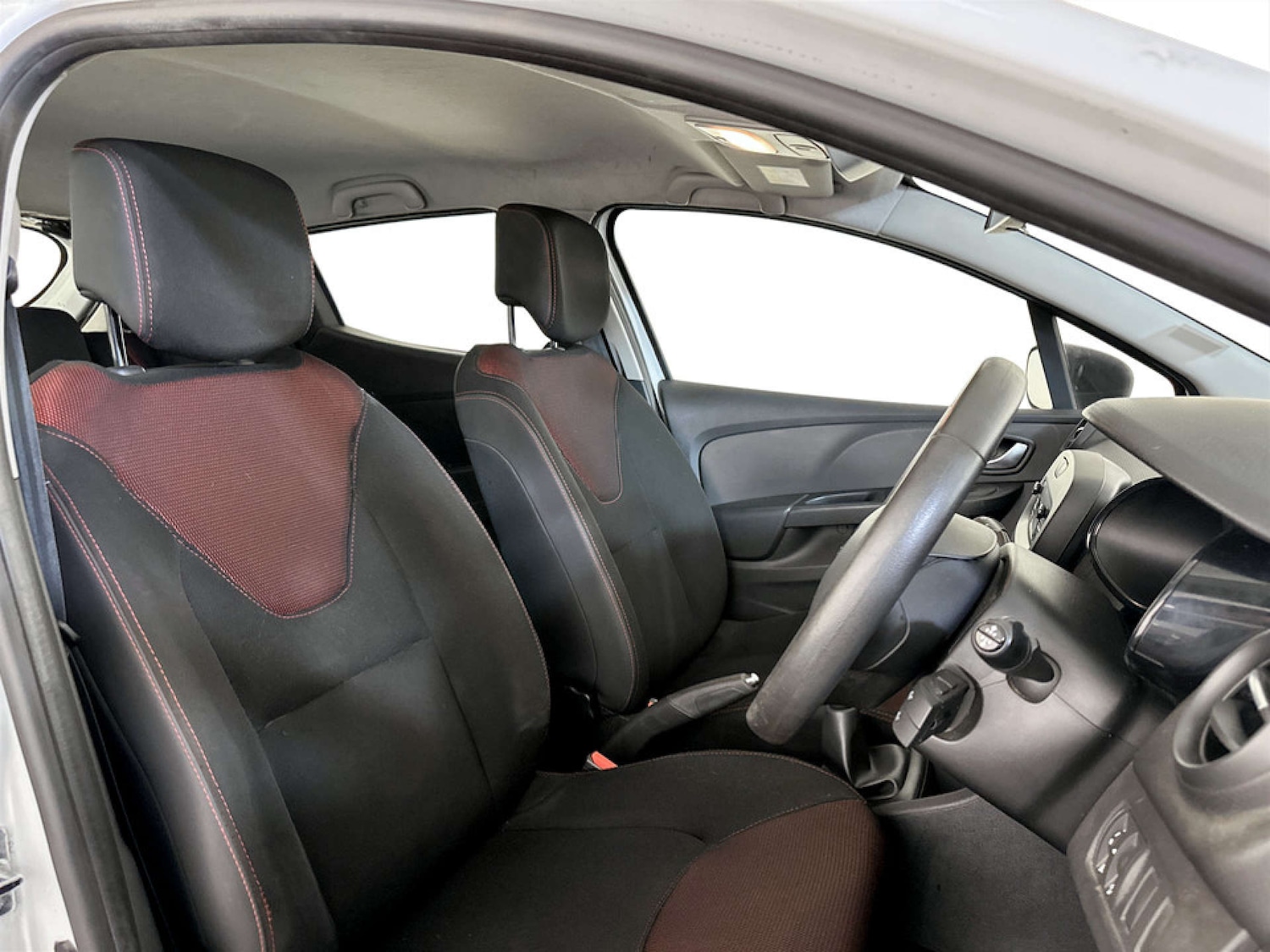 Used Renault Clio 2016 for sale - 77765848: Photo 13