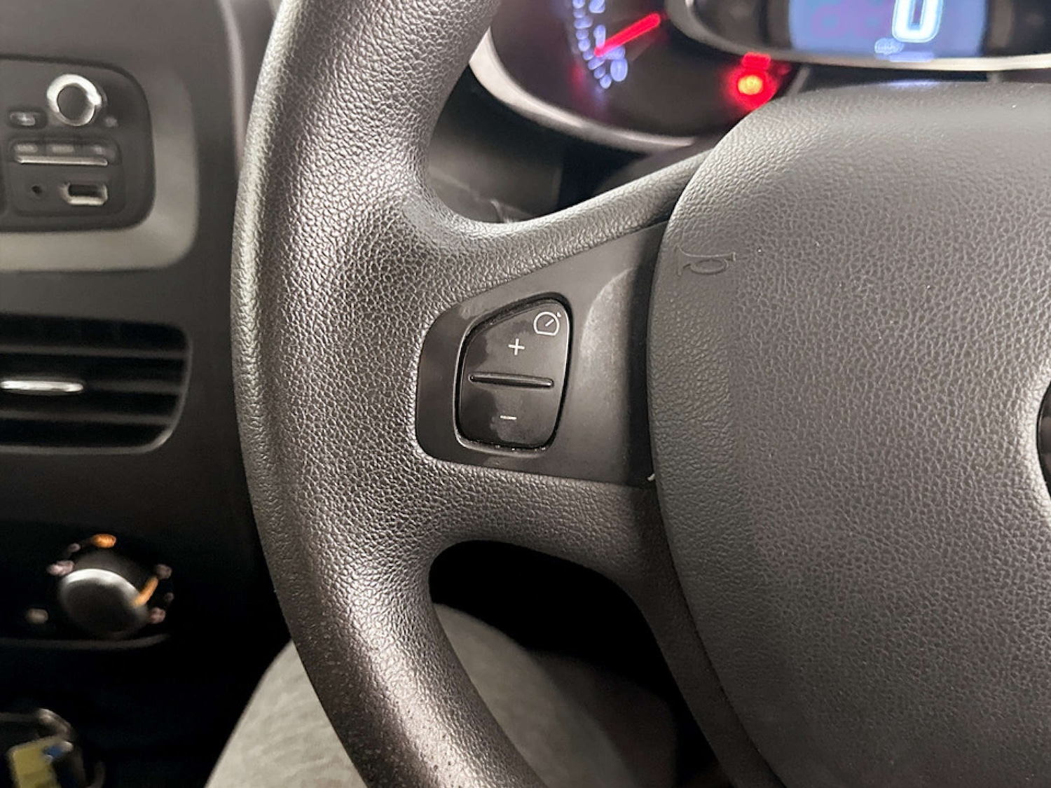 Used Renault Clio 2016 for sale - 77765848: Photo 18