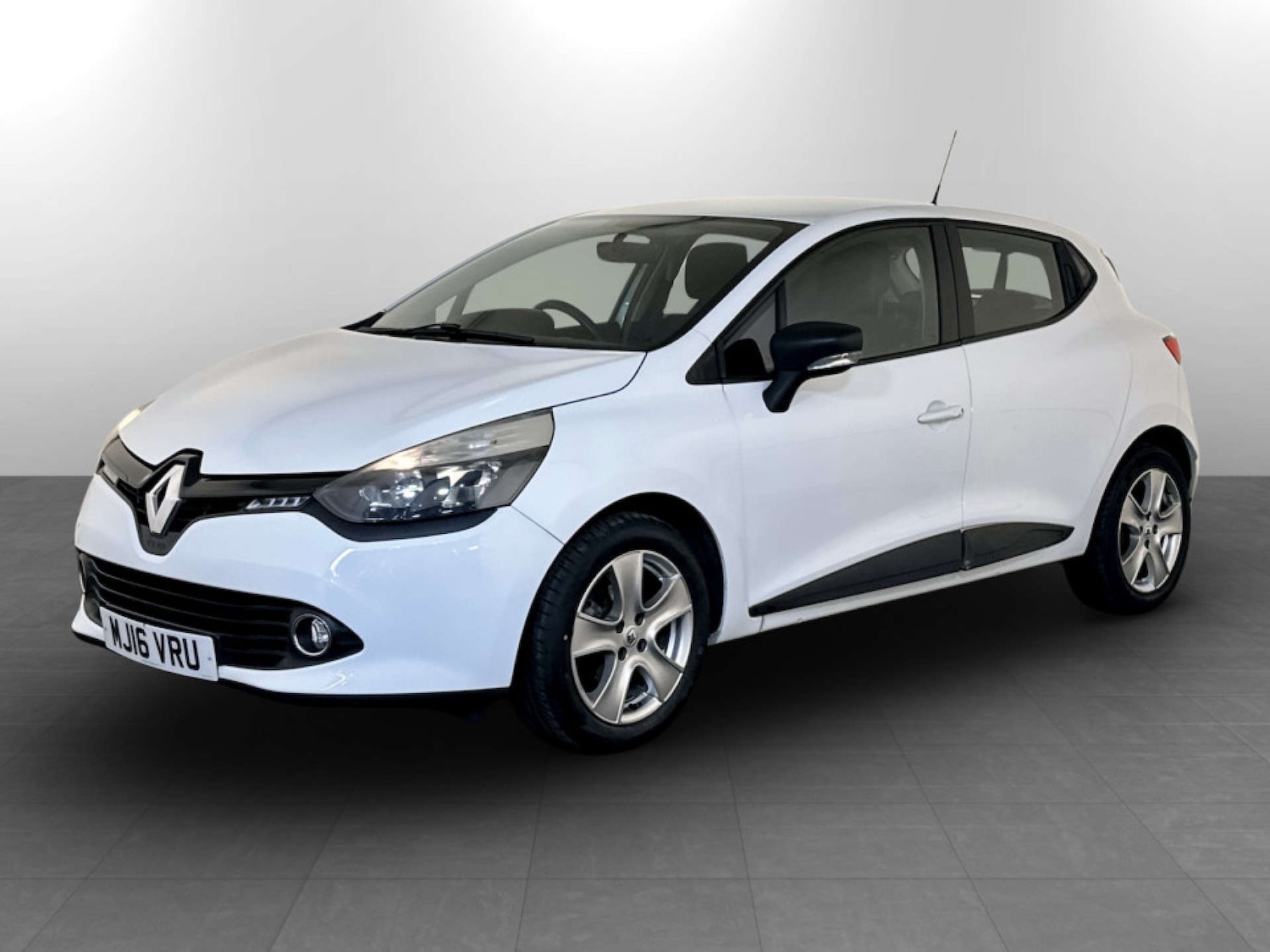 Used Renault Clio 2016 for sale - 77765848: Photo 6