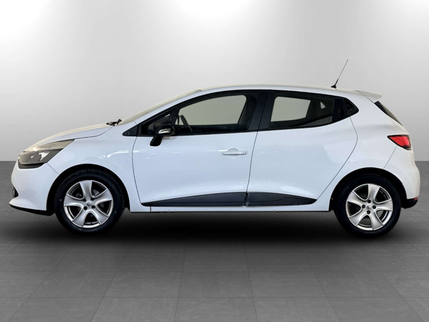 Used Renault Clio 2016 for sale - 77765848: Photo 7