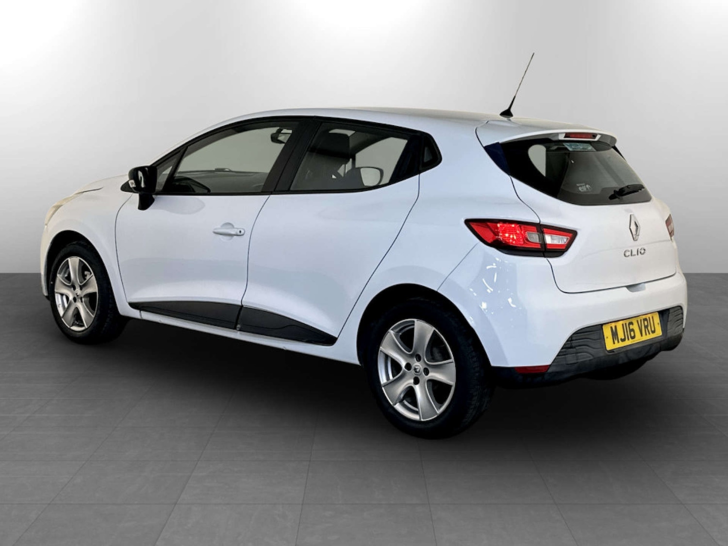 Used Renault Clio 2016 for sale - 77765848: Photo 8