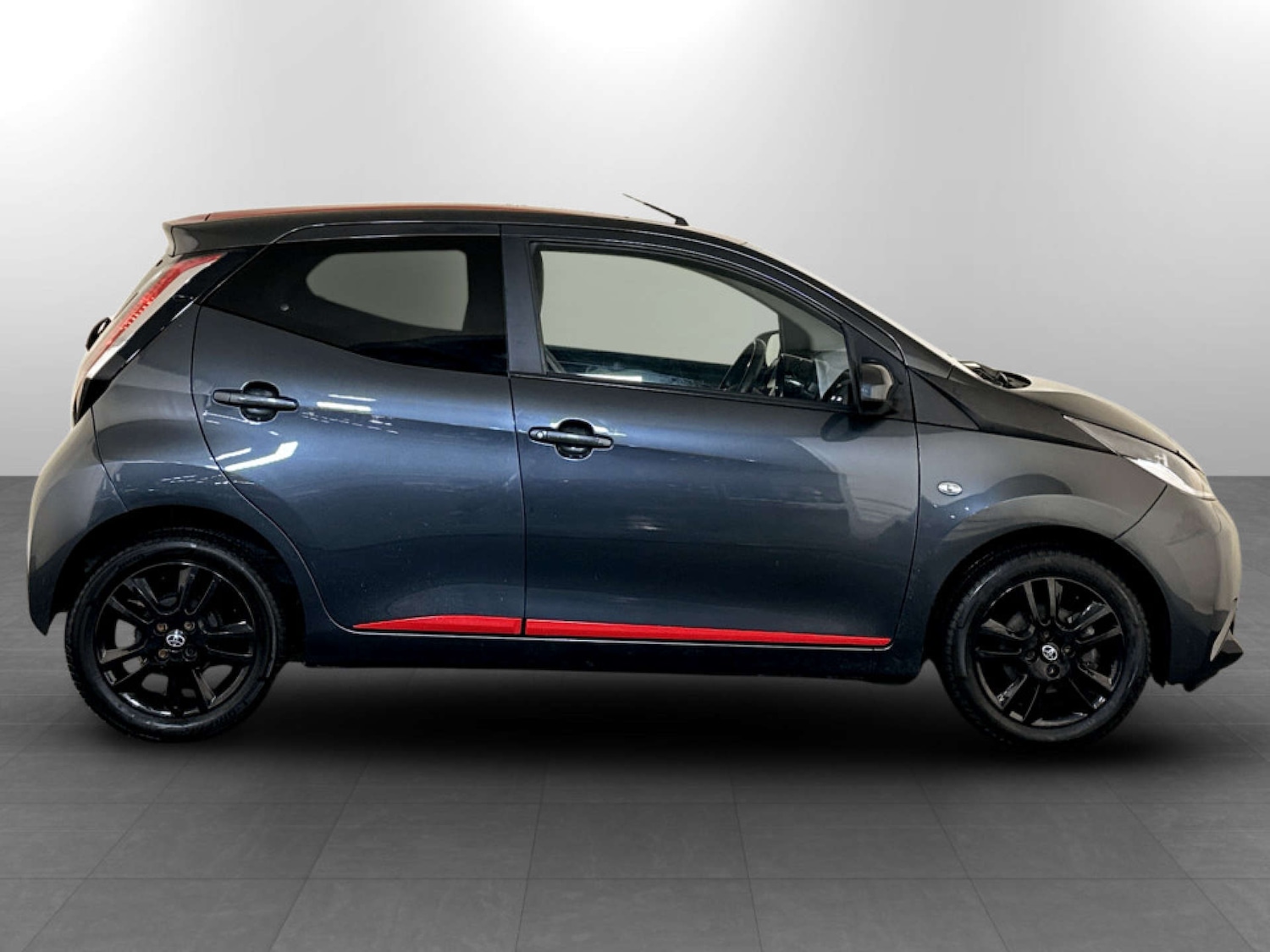 Used Toyota AYGO 2017 for sale - 77211777: Photo 11