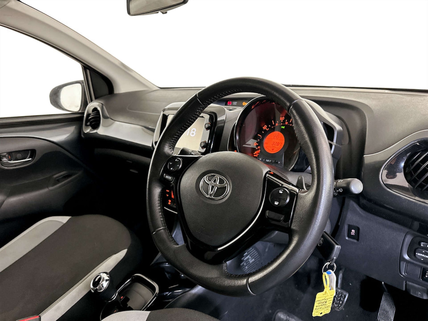 Used Toyota AYGO 2017 for sale - 77211777: Photo 15