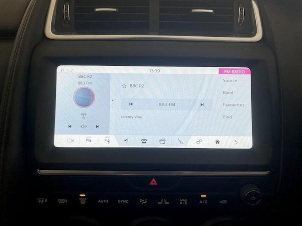 Used Jaguar E-Pace 2019 for sale - 76302687: Photo 22