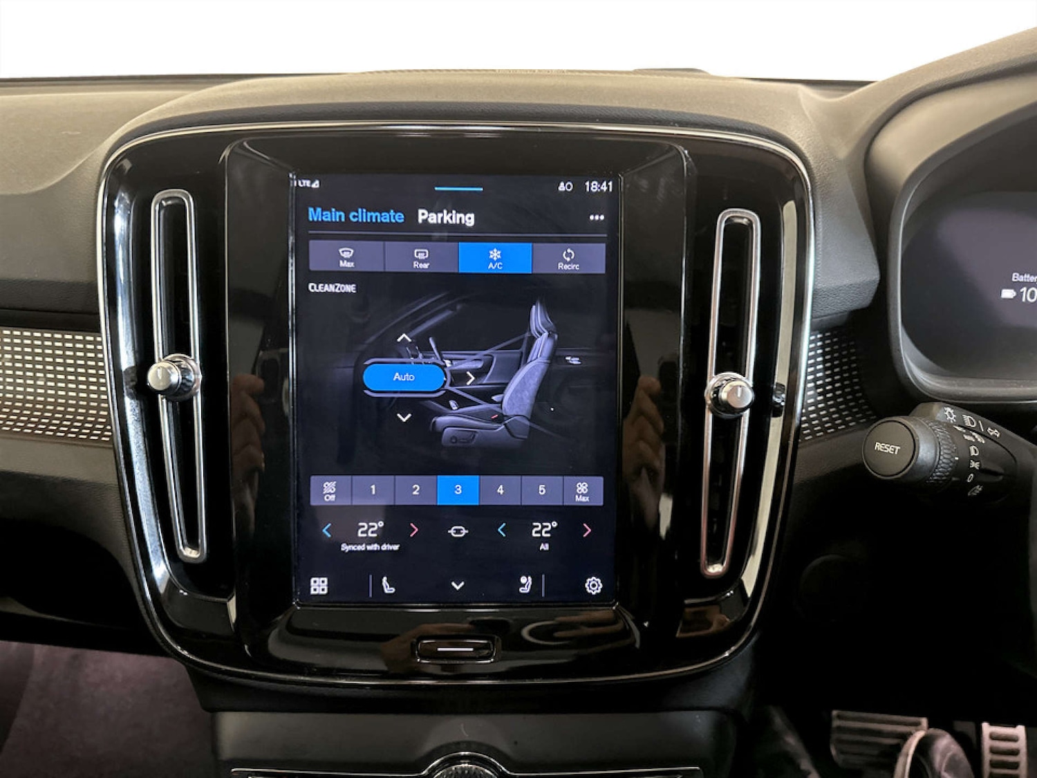 Used Volvo XC40 2022 for sale - 77185143: Photo 24