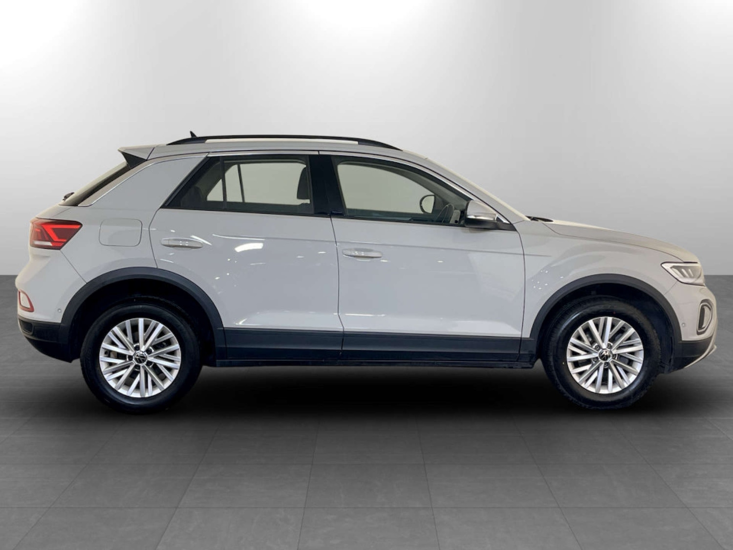 Used Volkswagen T-Roc 2023 for sale - 77184915: Photo 11