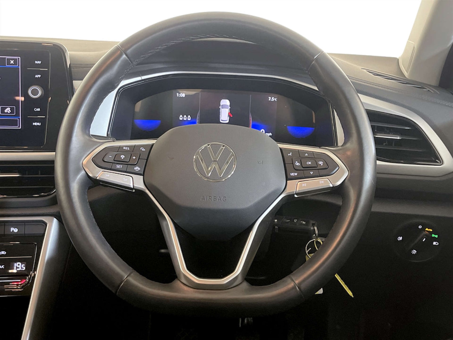 Used Volkswagen T-Roc 2023 for sale - 77184915: Photo 16