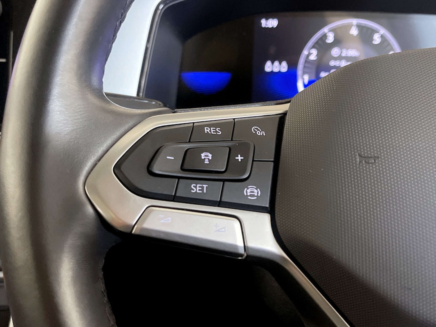 Used Volkswagen T-Roc 2023 for sale - 77184915: Photo 17