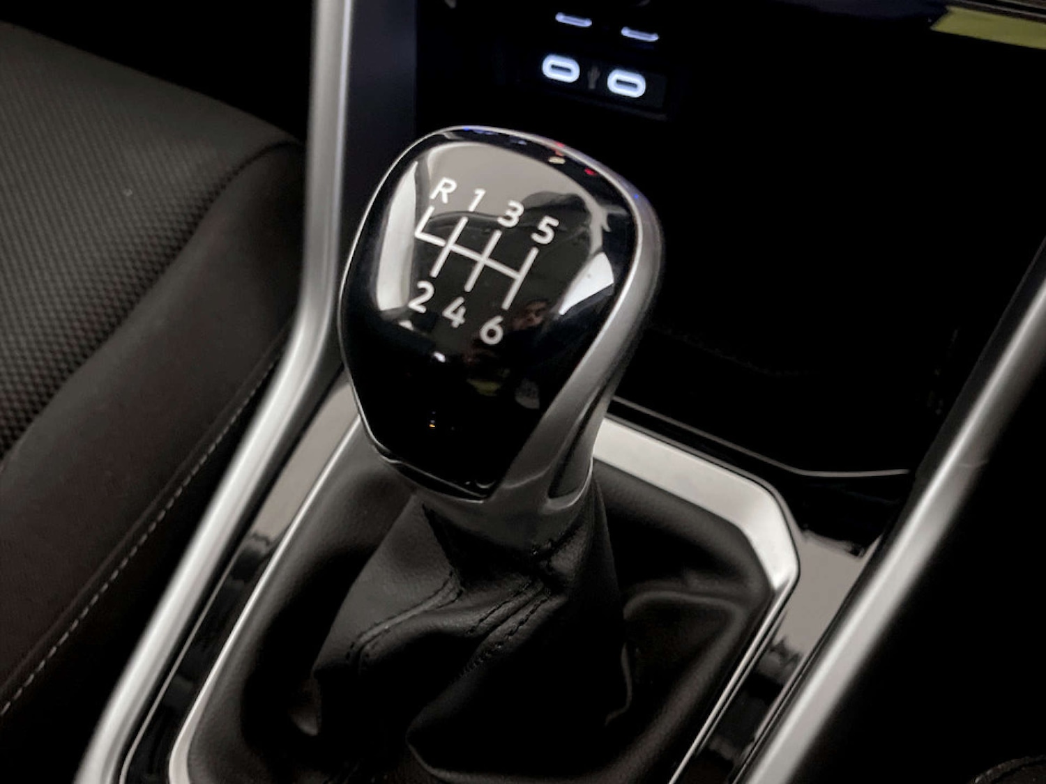 Used Volkswagen T-Roc 2023 for sale - 77184915: Photo 26