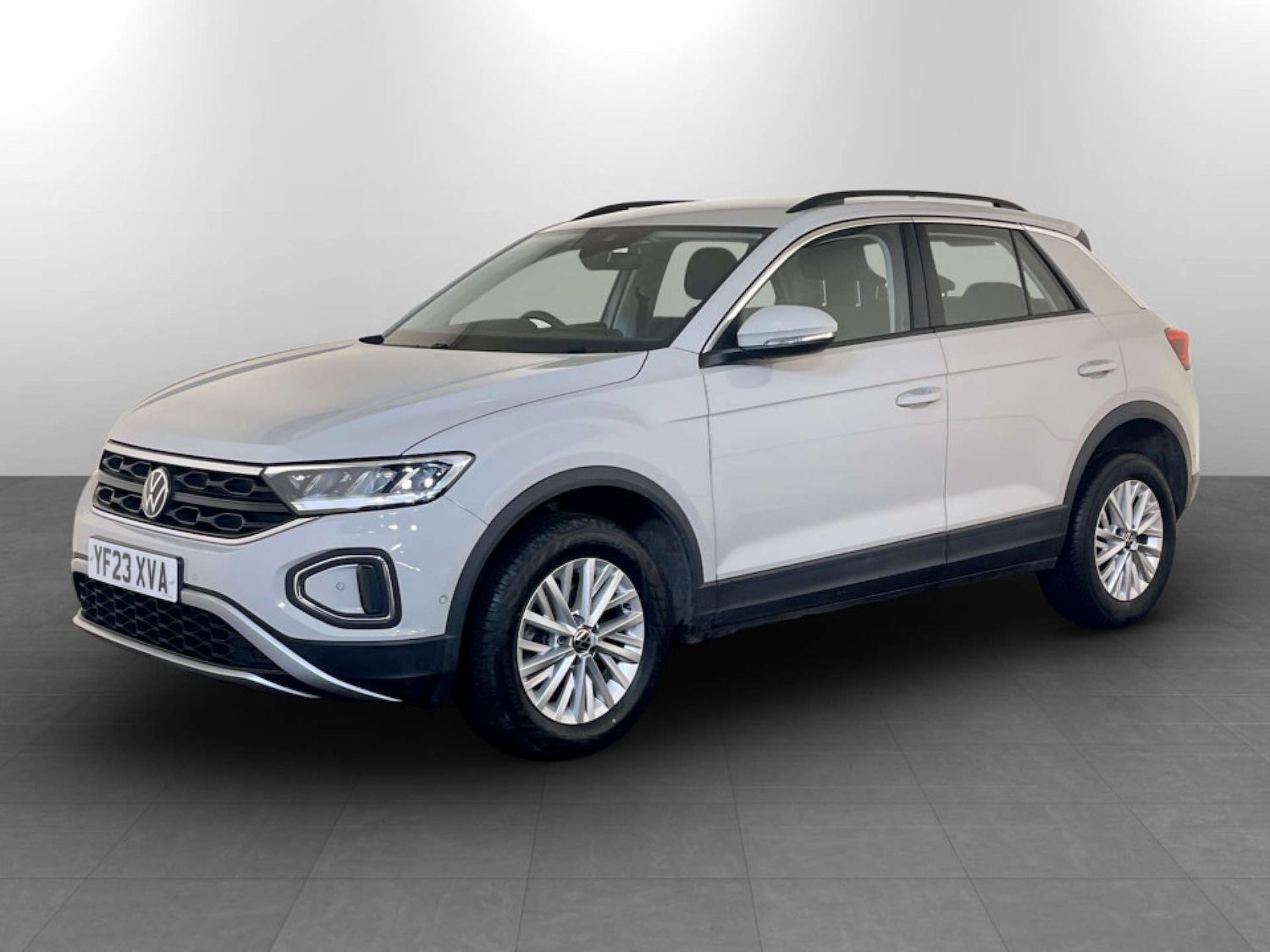 Used Volkswagen T-Roc 2023 for sale - 77184915: Photo 6