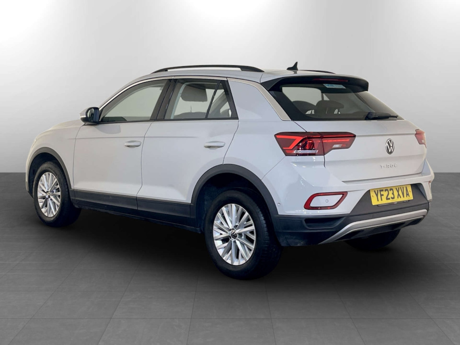 Used Volkswagen T-Roc 2023 for sale - 77184915: Photo 8