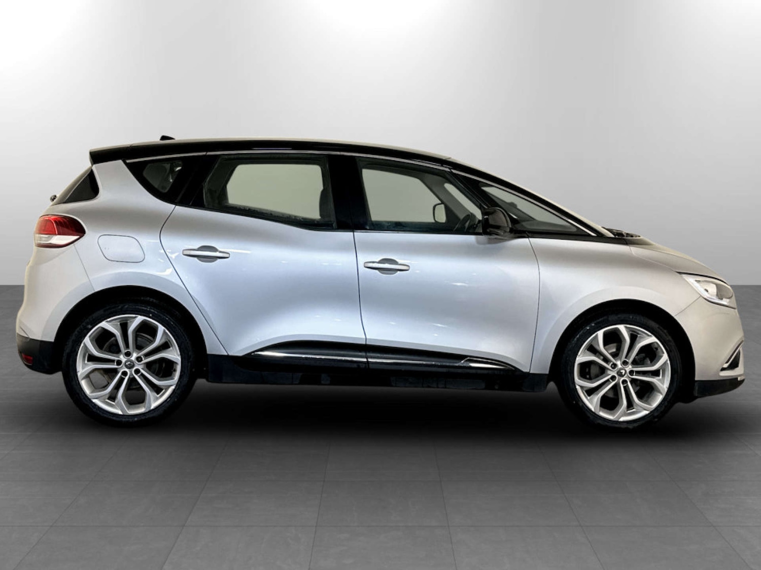 Used Renault Scenic 2019 for sale - 77233563: Photo 11