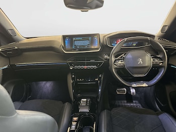 Used Peugeot E-2008 2023 for sale - 77836305: Photo