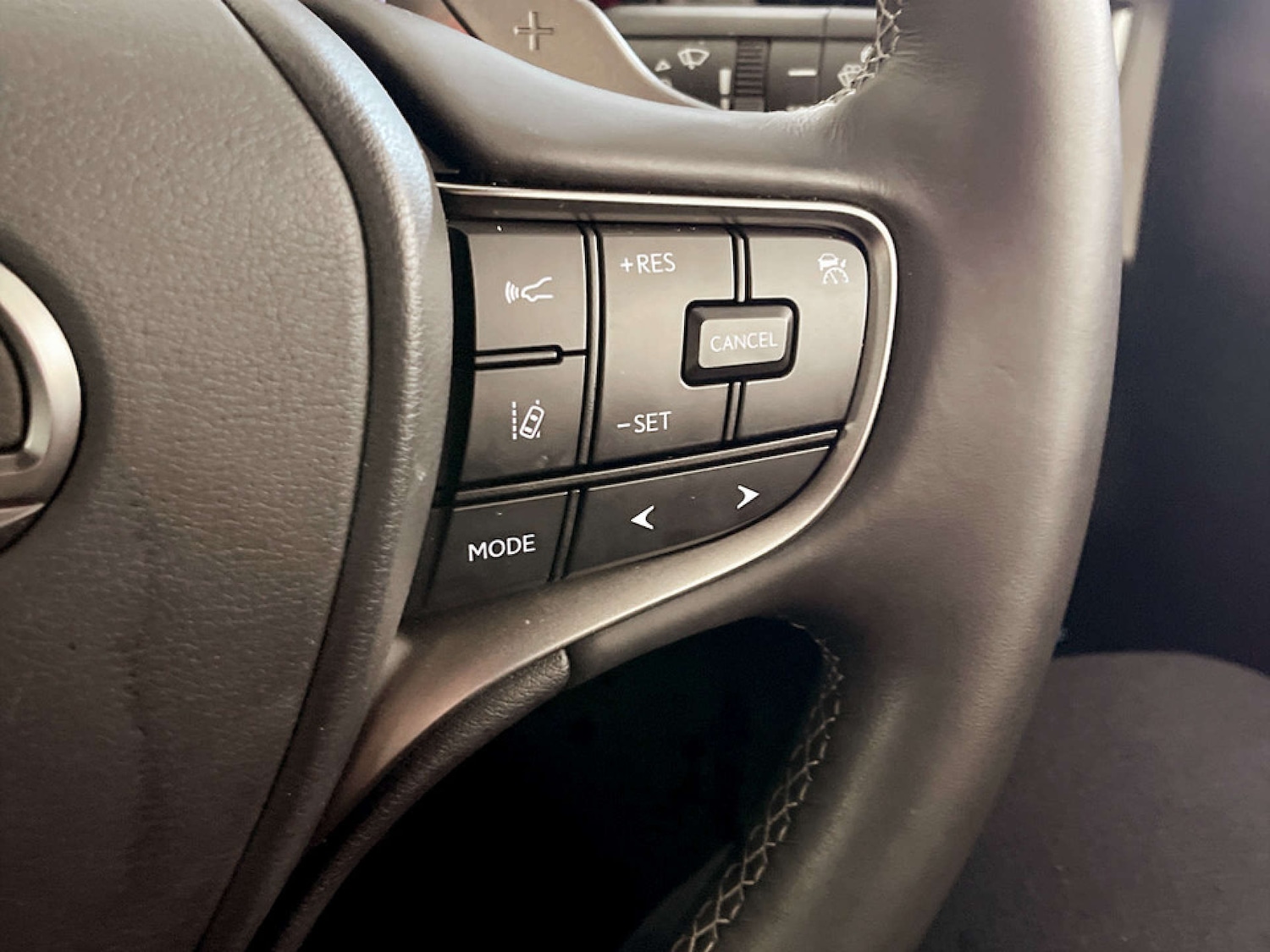 Used Lexus UX 2023 for sale - 77745618: Photo 18