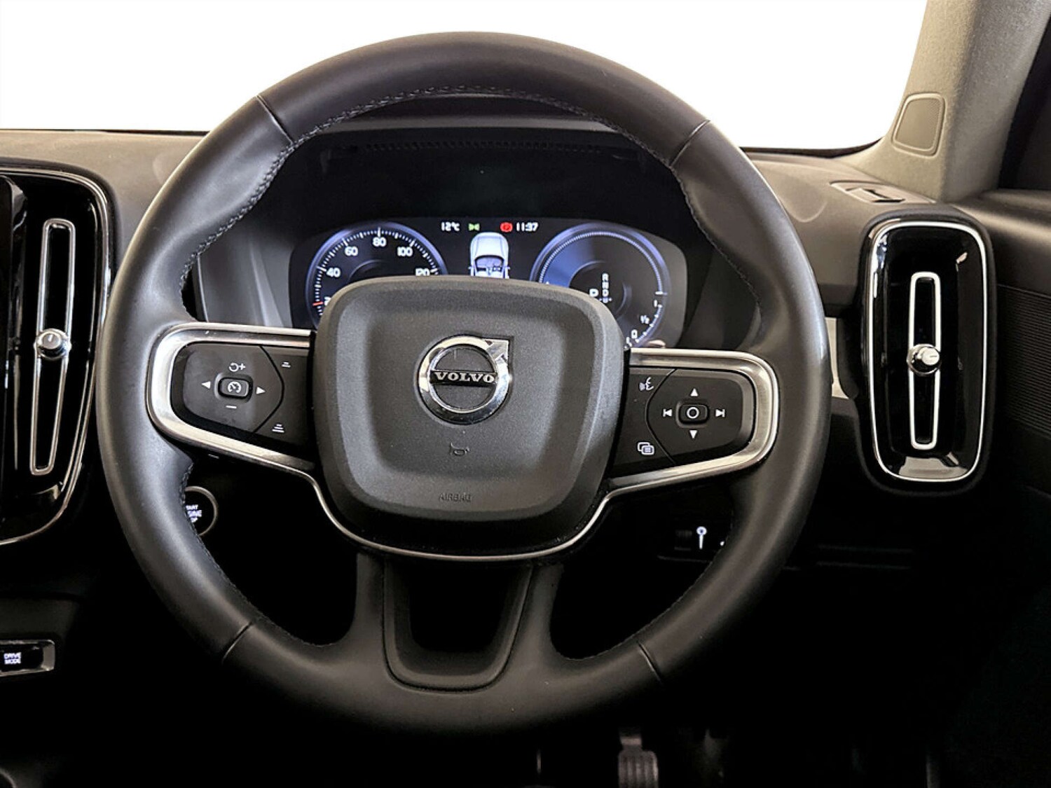 Used Volvo XC40 2022 for sale - 77523404: Photo 15